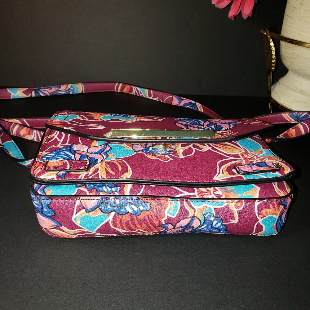 Nwot Danielle Nicole Floral Crossbody - image 3